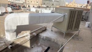 فني تركيب مكيف صحراوي: خطوات العمل من المعاينة حتى التشغيل